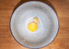 Æggeblomme salt og sennep